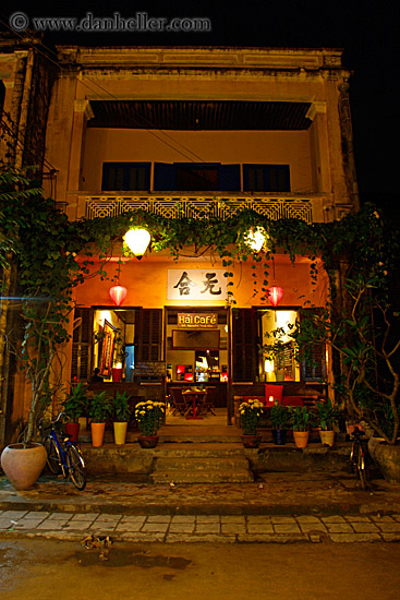restaurant-at-night-8.jpg