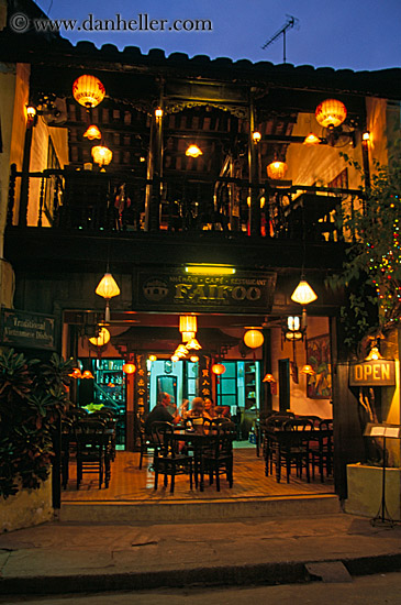 restaurant-at-night-9.jpg