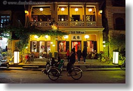 images/Asia/Vietnam/HoiAn/Buildings/tam_tam-cafe-nite-1.jpg