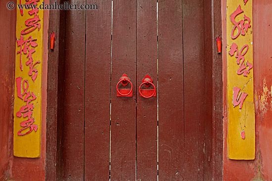 red-door-knockers-2.jpg