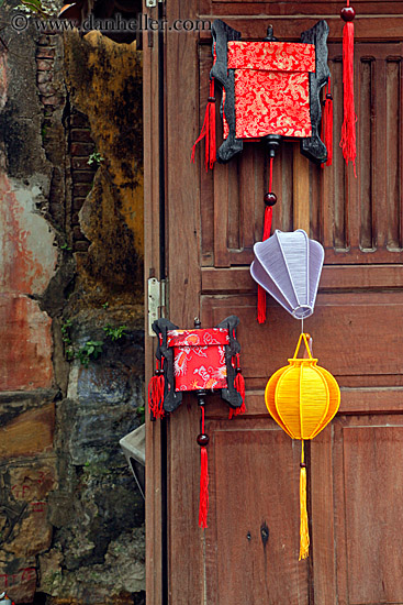 lanterns-hanging-from-door.jpg