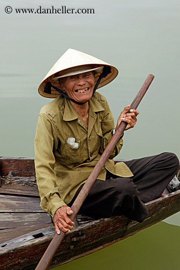 old-man-in-boat-2.jpg