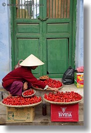 images/Asia/Vietnam/HoiAn/People/Women/woman-selling-red-peppers-4.jpg