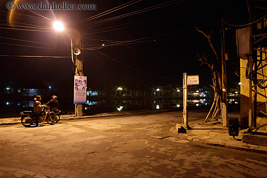 motorcycles-at-night-in-town-5.jpg