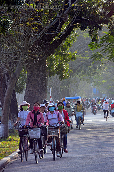 motorcycle-crowds-3.jpg