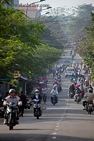motorcycle-crowds-4.jpg
