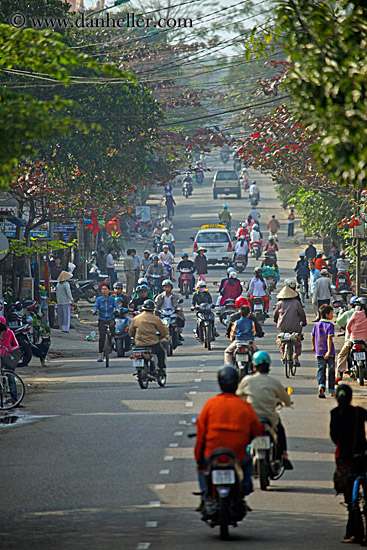 motorcycle-crowds-5.jpg