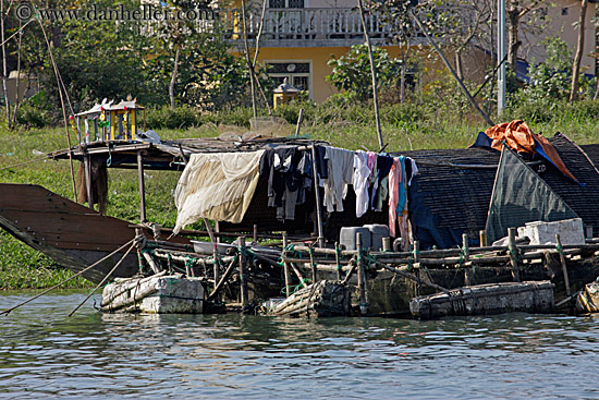 boats-n-hanging-laundry.jpg
