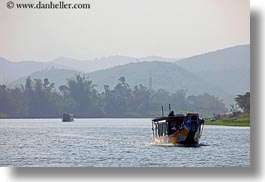 images/Asia/Vietnam/Hue/Boats/colorful-dragon-boats-07.jpg