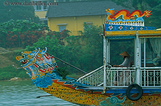 colorful-dragon-boats-08.jpg