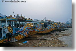 images/Asia/Vietnam/Hue/Boats/colorful-dragon-boats-10.jpg