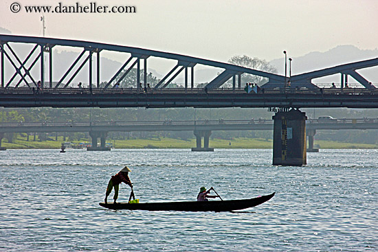 standing-n-paddling-boat-2.jpg