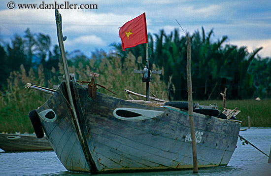 vietnamese-fishing-boat-2.jpg