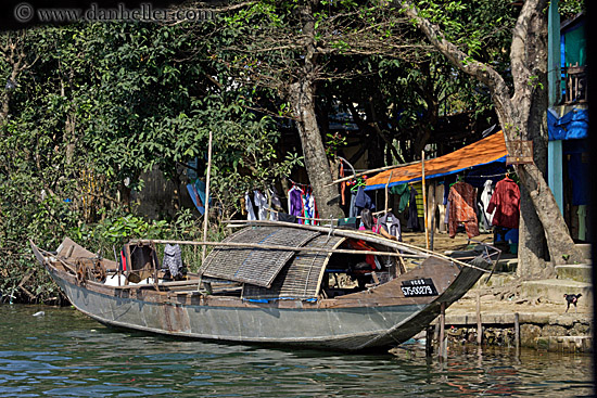 vietnamese-fishing-boat-4.jpg