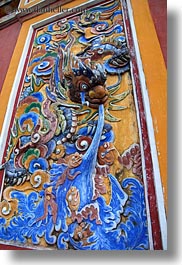 images/Asia/Vietnam/Hue/Citadel/colorful-dragon-bas_relief-1.jpg