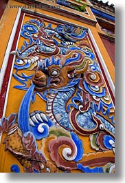 images/Asia/Vietnam/Hue/Citadel/colorful-dragon-bas_relief-4.jpg