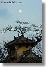images/Asia/Vietnam/Hue/Citadel/full-moon-over-pagoda-1.jpg