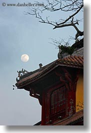 images/Asia/Vietnam/Hue/Citadel/full-moon-over-pagoda-2.jpg