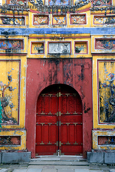 red-door-pagoda-2.jpg