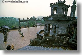 images/Asia/Vietnam/Hue/KhaiDinh/Buildings/steps-to-tomb.jpg