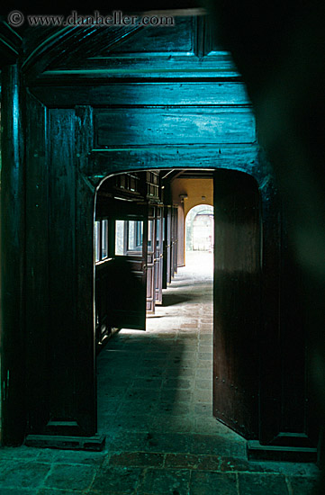 tomb-interior-2.jpg