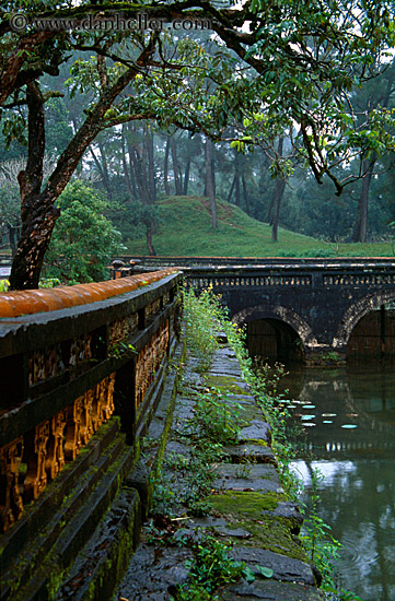 misty-moat-stone-bridge.jpg