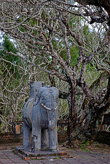 stone-elephant-3.jpg