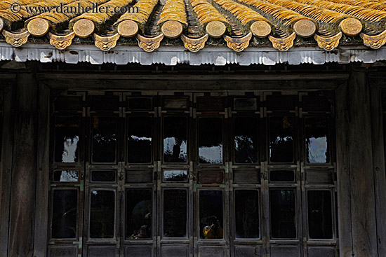 hoa_khiem-palace-shutter-windows.jpg