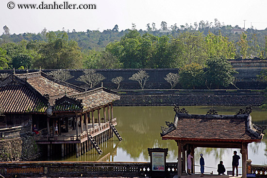 xung_khiem_pavilion-n-luu_khiem-lake-3.jpg