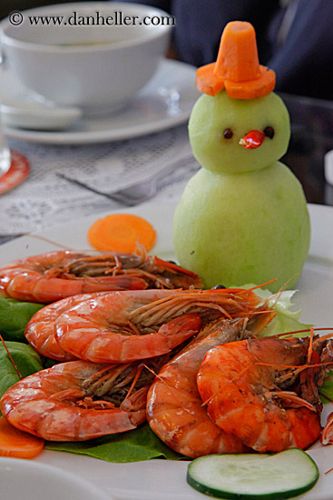 shrimp-n-mellon-snowman-2.jpg
