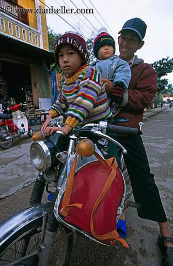 father-n-kids-on-motorcycle.jpg