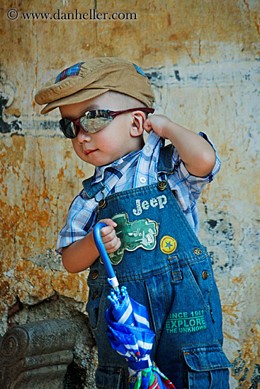 toddler-boy-w-sunglasses-n-umbrella-4.jpg