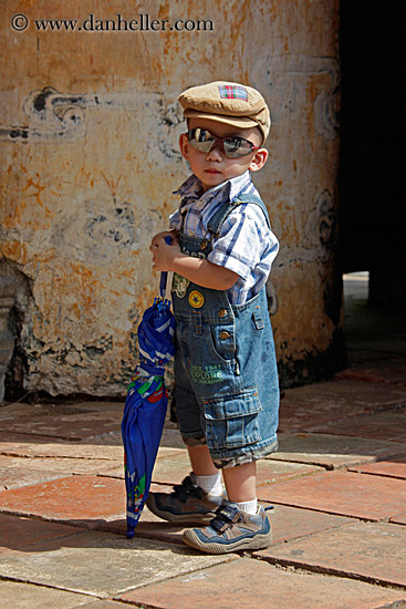 toddler-boy-w-sunglasses-n-umbrella-7.jpg