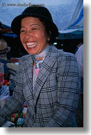 images/Asia/Vietnam/Hue/People/Women/smiling-woman-in-hat.jpg