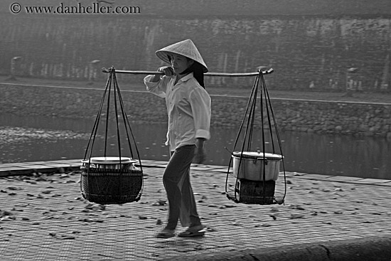 woman-carrying-don-ganh-bw.jpg