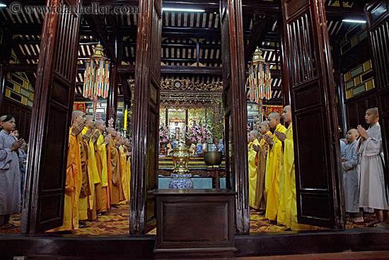 monks-praying-thru-doorway-06.jpg
