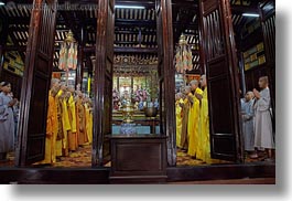 images/Asia/Vietnam/Hue/ThienMuPagoda/monks-praying-thru-doorway-06.jpg