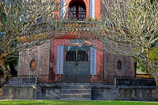 thien-mu-pagoda-entrance-01.jpg