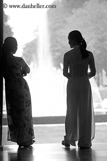 two-women-sil-09-bw.jpg