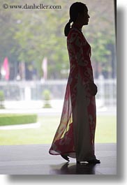 images/Asia/Vietnam/Saigon/People/woman-in-pink-dress-1.jpg
