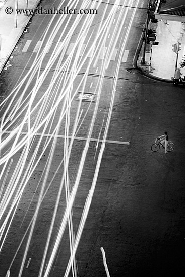 traffic-aerial-downview-01-bw.jpg