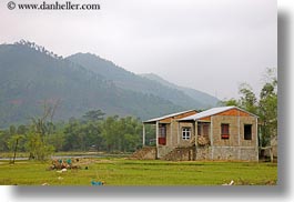 images/Asia/Vietnam/Village/house-n-mtns.jpg