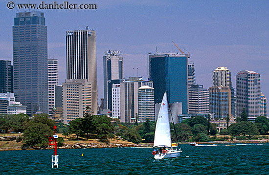 sydney-cityscape-boat-02.jpg