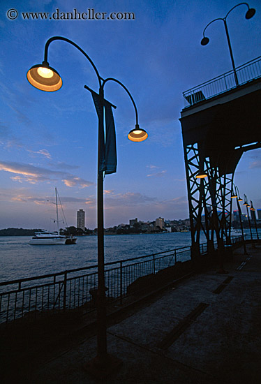 bridge-lamp_post-n-nite.jpg
