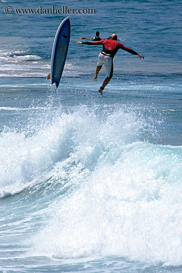 surfers-on-waves-02.jpg