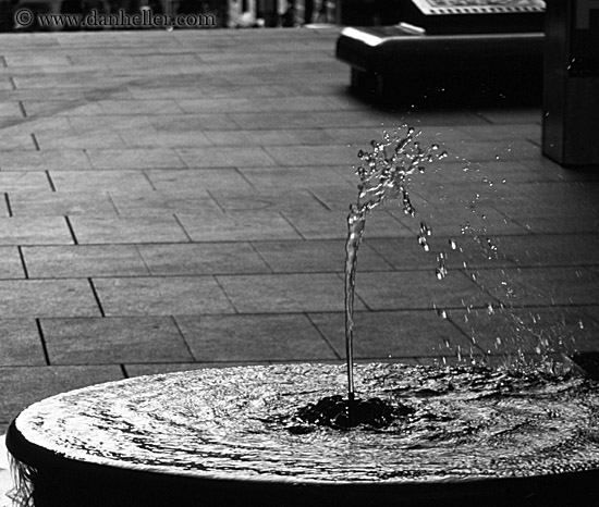 bw-water_fountain-1.jpg