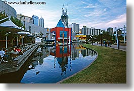 images/Australia/Sydney/Misc/cafe-n-pond.jpg