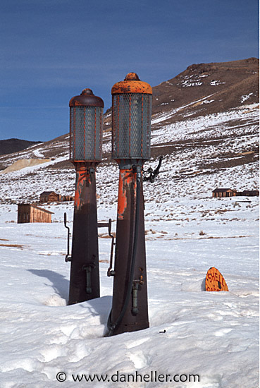 winter-gas-pumps.jpg