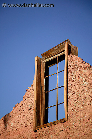 old-window-2.jpg