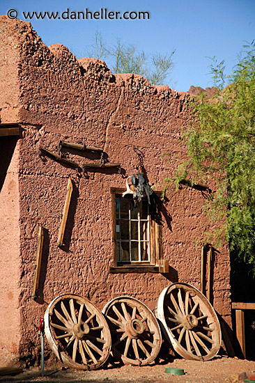 wagon-wheel-wall.jpg